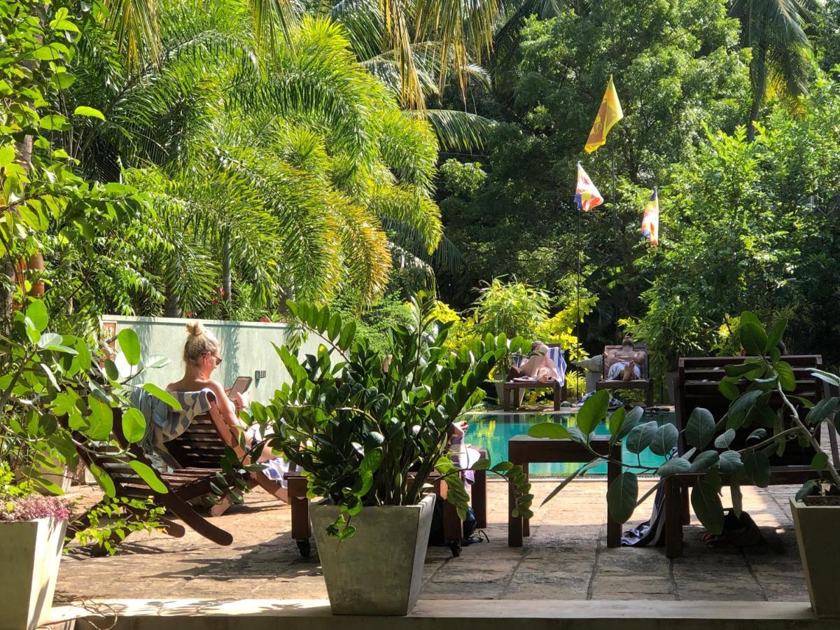 Hotel Heladiv Anuradhapura Exterior photo
